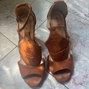 Bamboo Brown Suede Heels